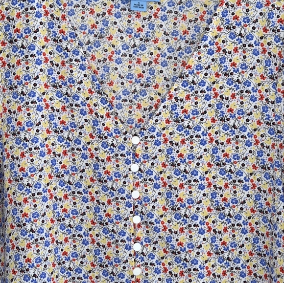 Cece | Red Yellow Blue White Ditsy Floral Short Ruffle Sleeve Blouse Size Small - Picture 3 of 6